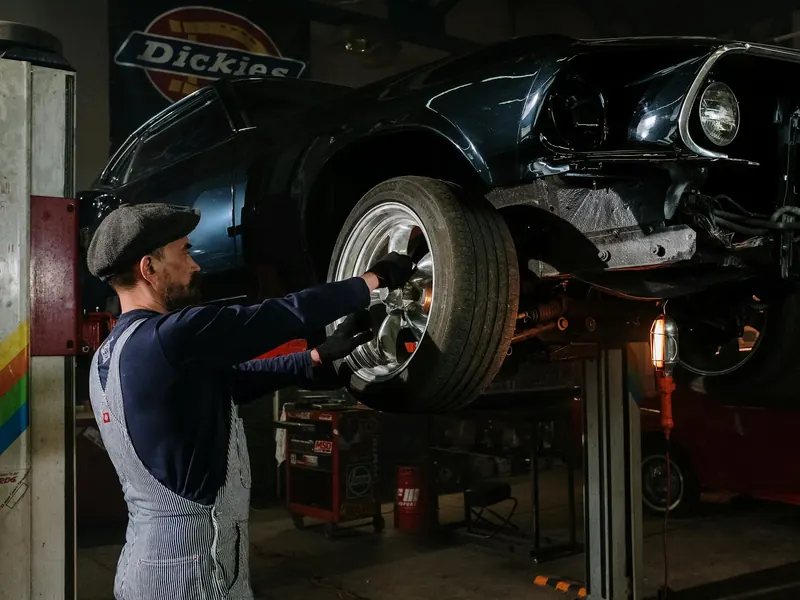 Trimitere piese auto prin curier pentru reparație